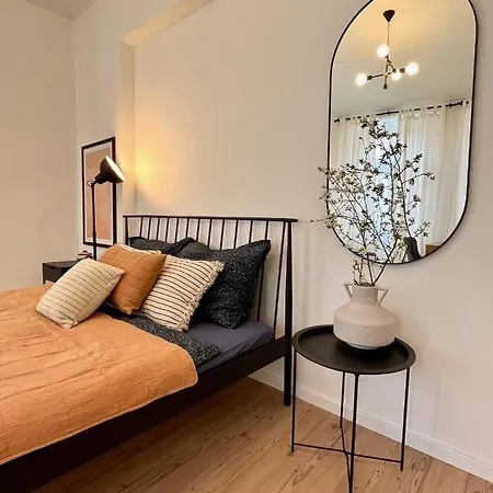 Homely Close To Metro Palmovka Apartment *